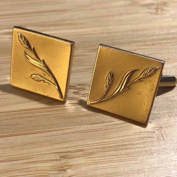 2 sets of cuff links - 1 Swank set - Picture 2 of 8